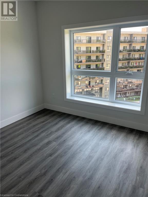 Photo du bâtiment - 1000 Lackner Blvd