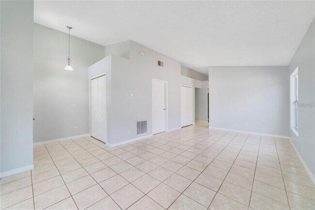 Building Photo - 2152 Rj Cir
