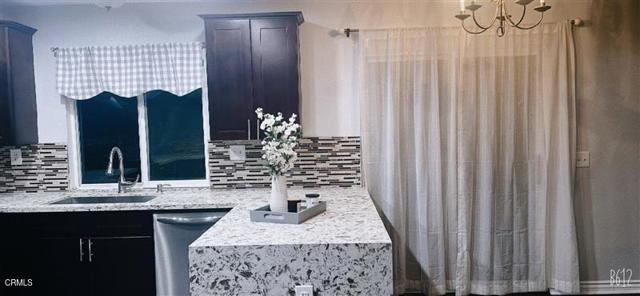 Building Photo - 209 Fantasy St