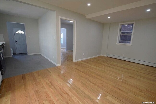 Building Photo - 50-15 39th Pl