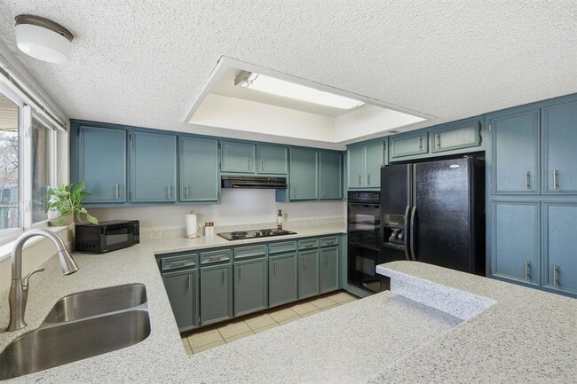 Building Photo - 1007 Lime Rock Dr