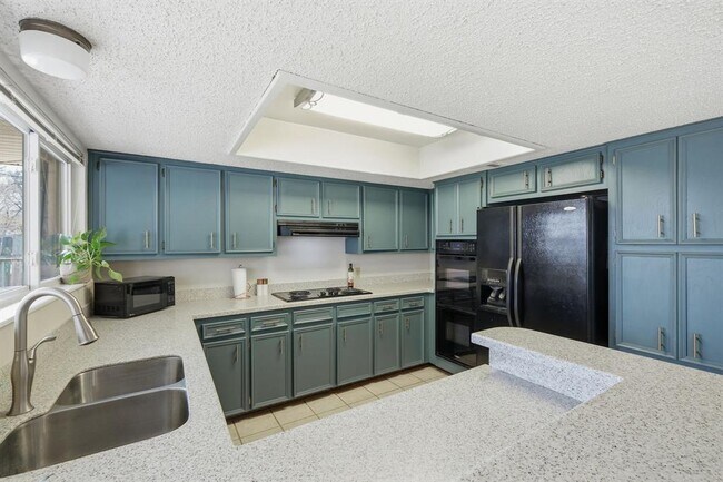 Foto del edificio - 1007 Lime Rock Dr