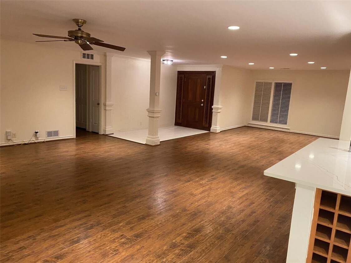 Building Photo - 3643 Midpines Drive -