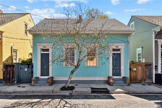 Building Photo - 725 Port St