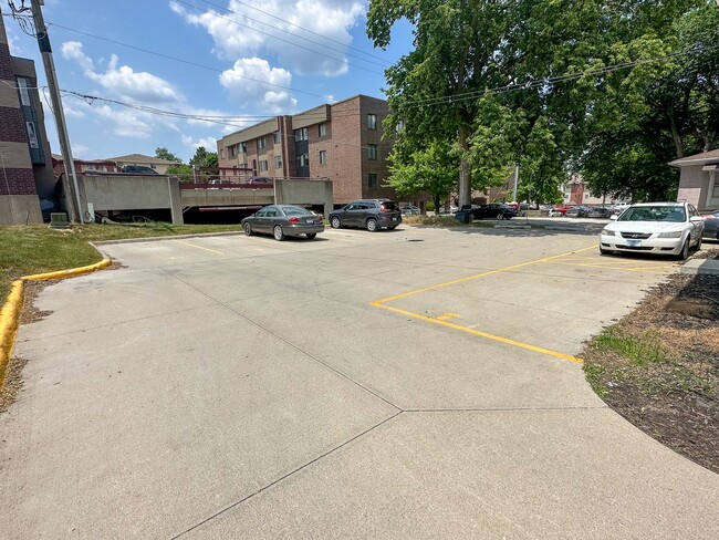 Building Photo - 225-227 Sheldon Ave