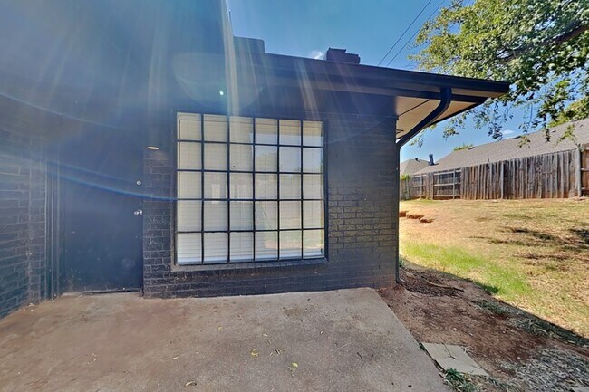 Building Photo - 12013 Sylvester Dr