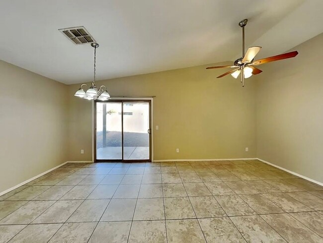 Building Photo - 6030 W Illini St