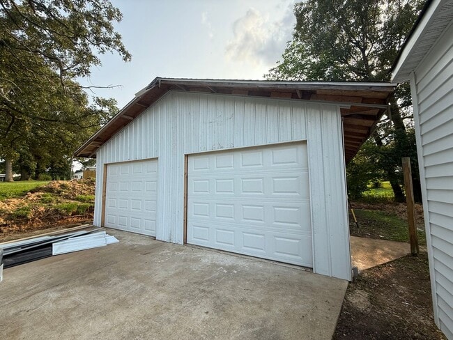 Building Photo - Newly renovated home in Marshall County