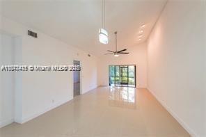 Foto del edificio - 679 Racquet Club Rd