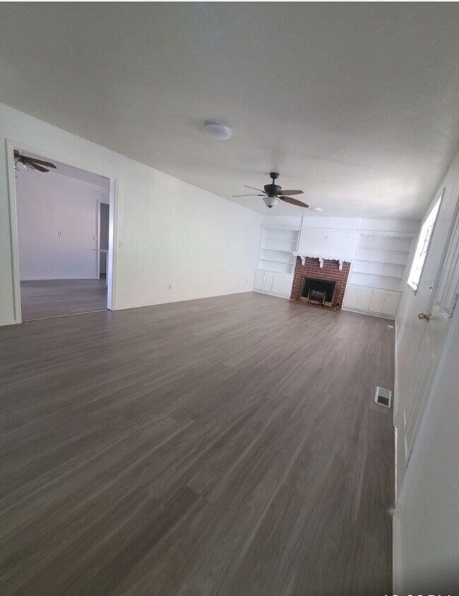 sala de estar - 3112 N Viewpoint Dr