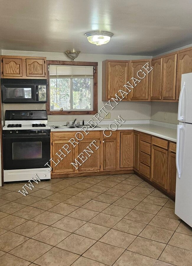 Building Photo - 434 W Clark St