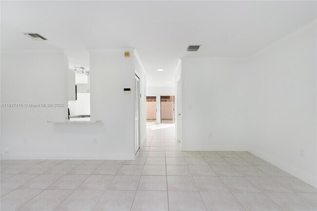 Foto del edificio - 9481 SW 78th Ave