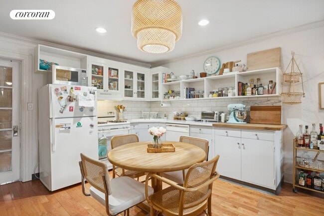 Foto del edificio - 140 8th St