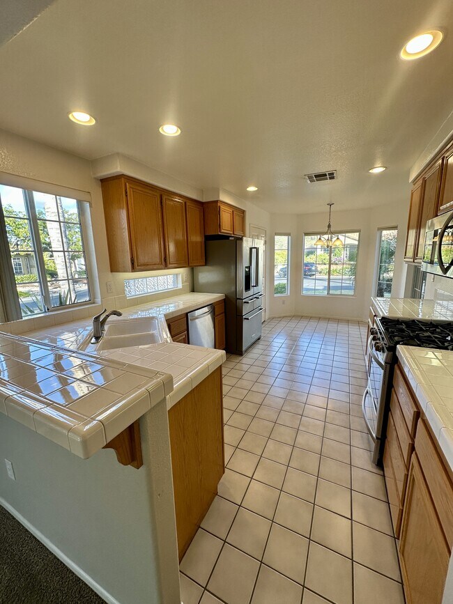 Foto del edificio - 2571 Larkspur Dr