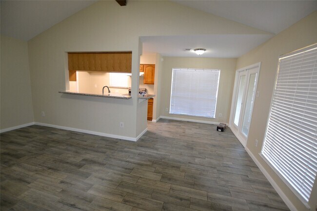 Foto del edificio - 18507 Wood Glen Ln