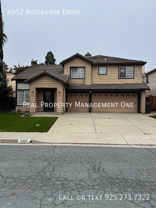 Foto del edificio - 4952 Ridgeview Dr