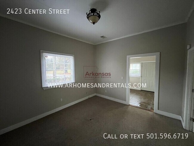 Foto del edificio - 2423 Center St