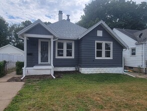 Building Photo - 1108 E Hazard Ave