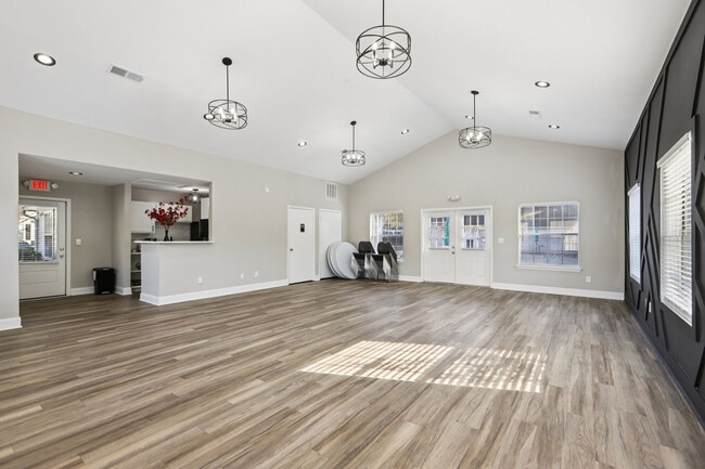 Foto del edificio - Gregory Lane Apartments