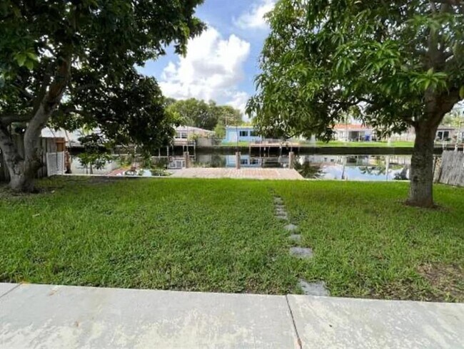 Foto del edificio - 2710 Thomas St