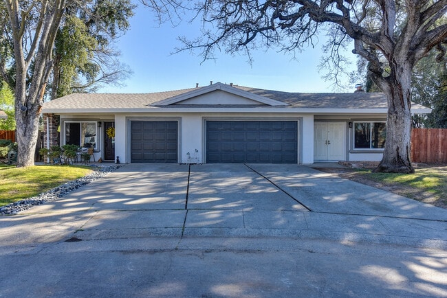 Foto del edificio - 9626 Knickers Ct