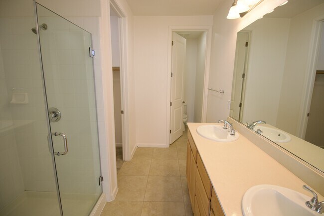 Foto del edificio - 643 Turnbuckle Dr