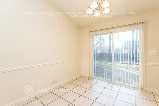 Building Photo - 1160 Park Creek Cir