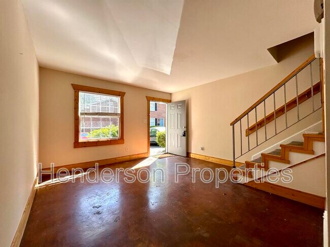 Foto del edificio - 634 Chipley Ave