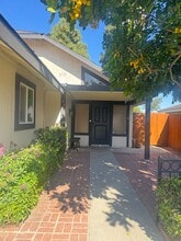 Building Photo - 998 Palmer Ave