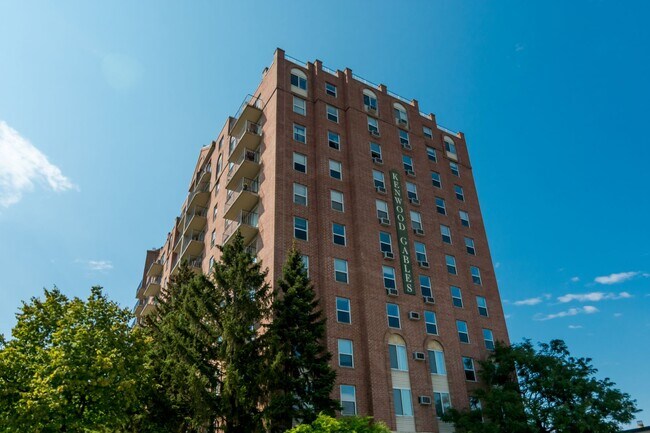 Foto del edificio - Kenwood Gables