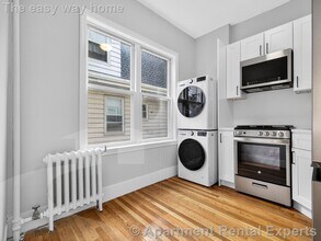 Building Photo - 1576 Cambridge St
