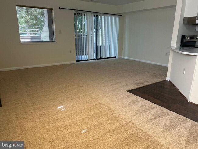 Foto del edificio - 8103 Greenspring Way