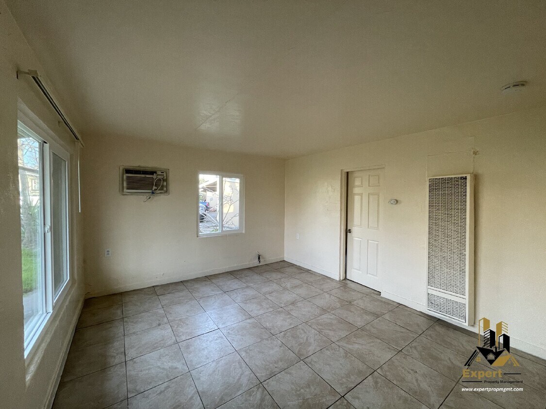 Primary Photo - 1 Bedroom Clean and Ready to Rent