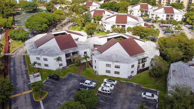 Foto del edificio - 9403 Fontainebleau Blvd