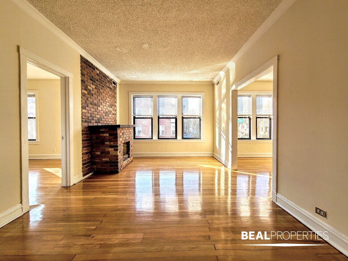 Primary Photo - 3519 N Racine Ave