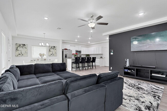 Building Photo - 12816 Linstead Ave