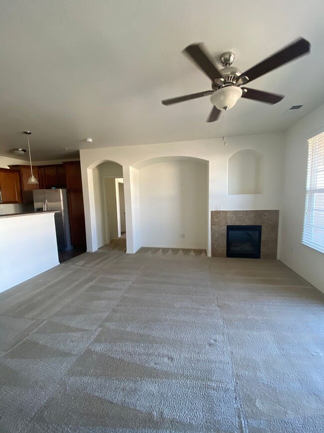 Building Photo - MOVE IN READY 2 Bed 2 Bath Unit with Patio