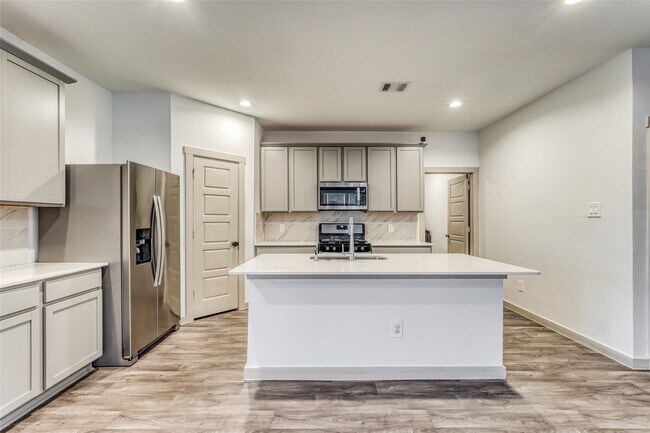 Foto del edificio - 7830 Cattleman Vly Dr