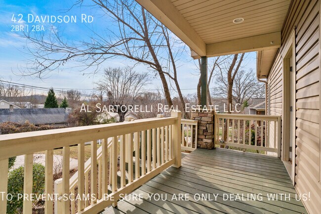 Building Photo - Modern bungalow, pet friendly with fenced ...