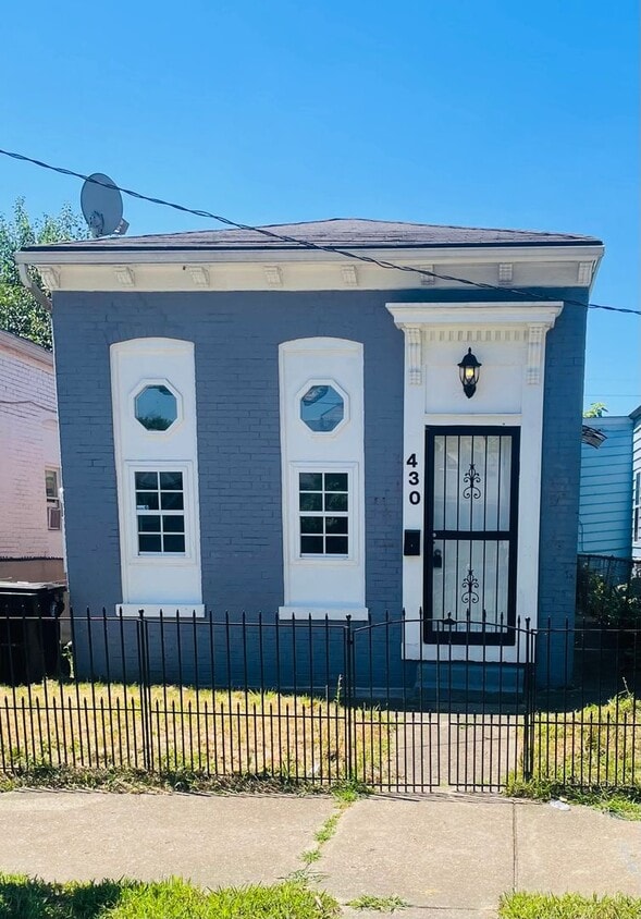Foto principal - 430 E Caldwell St