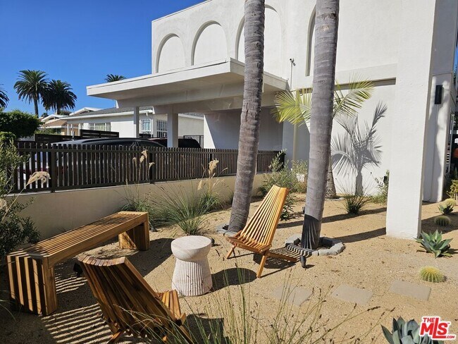 Foto del edificio - 599 Sunset Ct