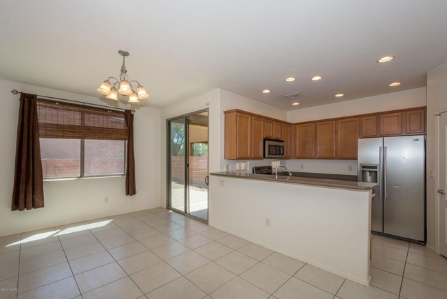 Foto del edificio - 8332 N Johnson Dr
