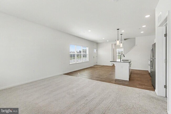 Foto del edificio - 7884 Oakbrook Dr