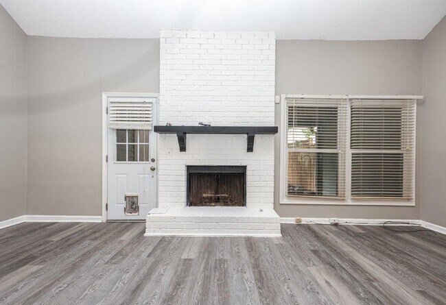 Building Photo - 5031 Bell Dr SE