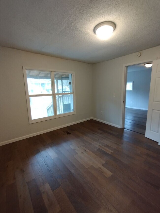 Foto del edificio - Newly Remodeled House in Rossville