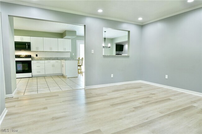 Foto del edificio - 5794 Merwin Chase Rd