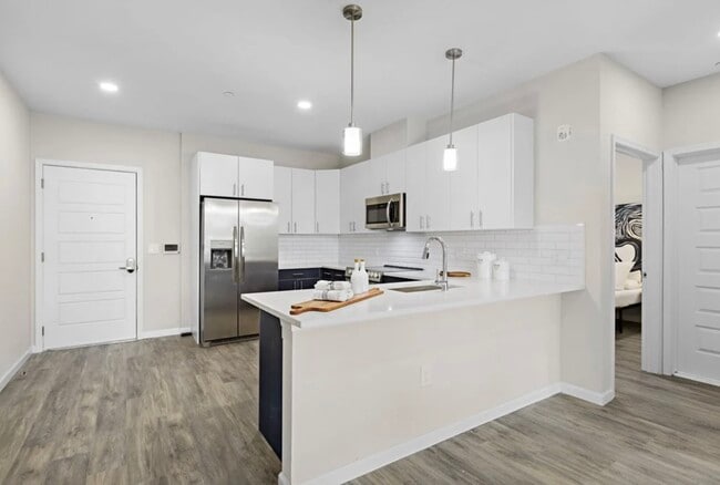 Building Photo - 9 Clark St