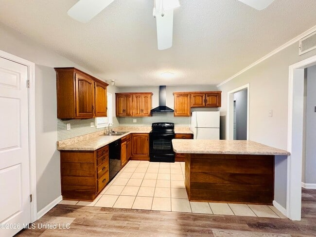Building Photo - 8082 Whitebrook Dr