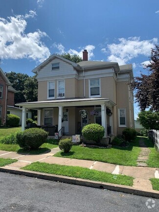 Building Photo - 120-122 S Spruce St