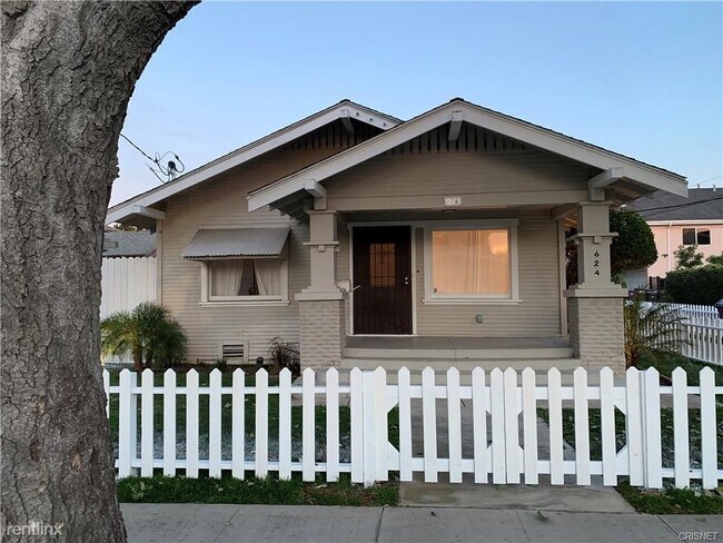 Foto del edificio - 3 br, 1 bath House - 624 Stanley Ave